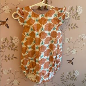 Stitchy Fish Seashell bubble with bow